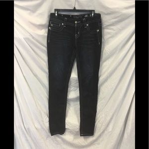 Miss Me Women’s 26/32 Mid-Rise Easy Skinny Jeans.